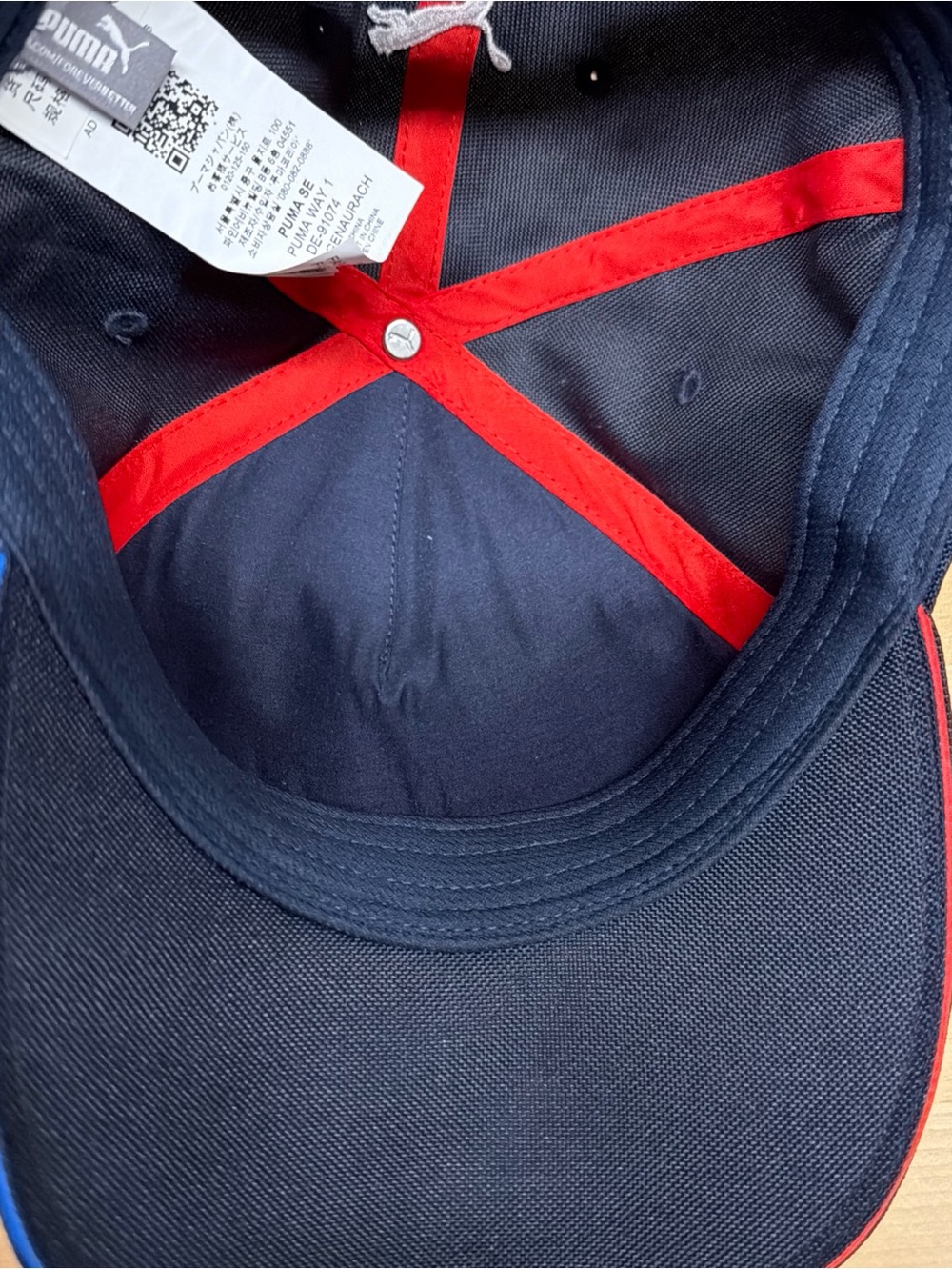 Red Bull Racing Max Verstappen Black and Red Cap 2021 - Picture 6 of 9
